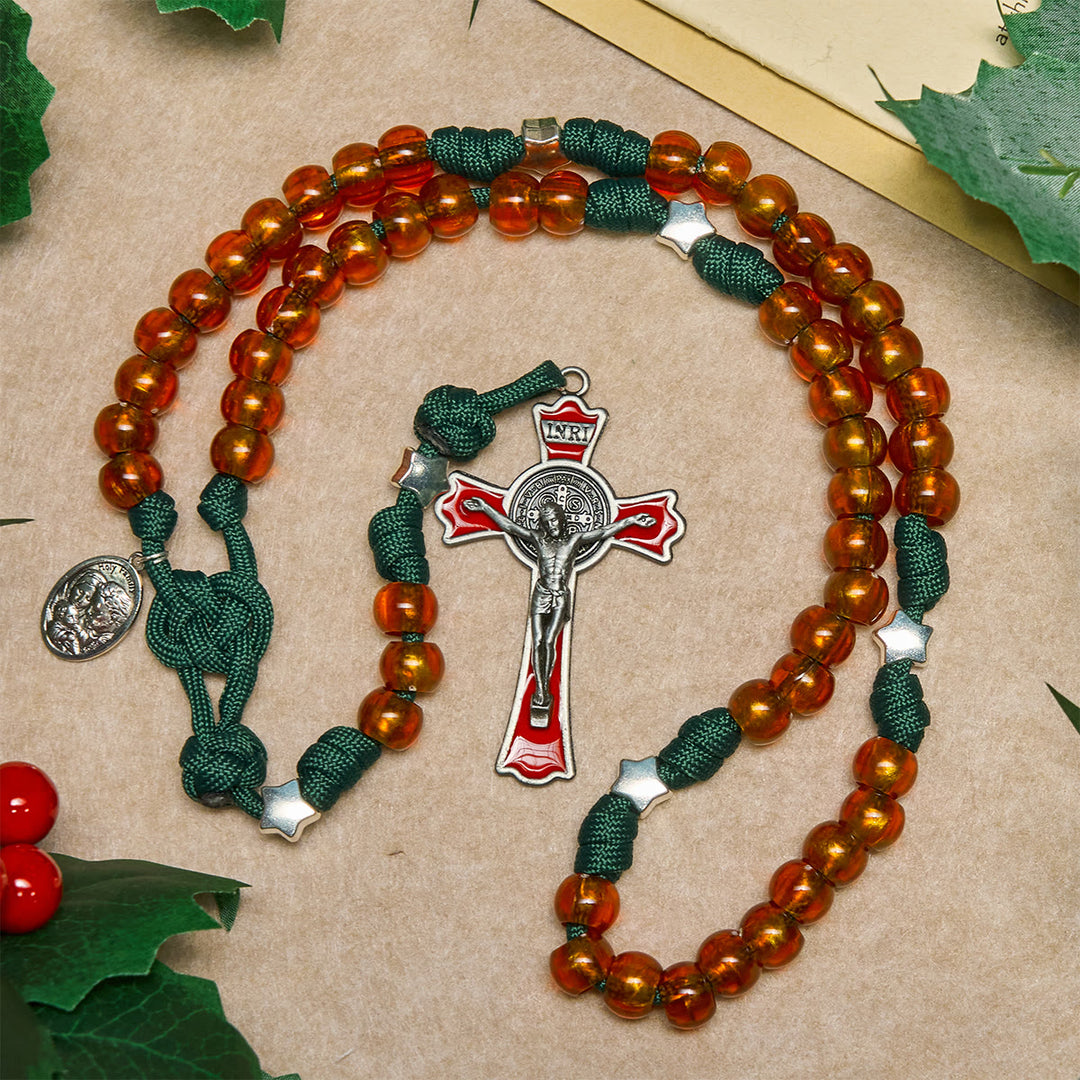 Christianartworkshop Chapelet de Noël en perles ambrées et paracorde verte avec médaille de la Sainte Famille - image 2