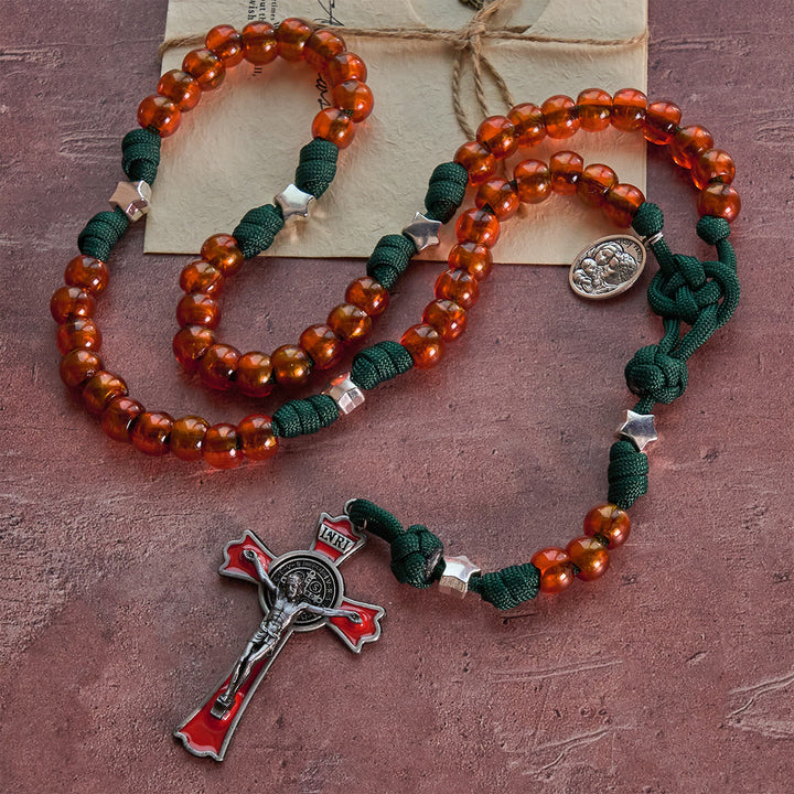 Christianartworkshop Chapelet de Noël en perles ambrées et paracorde verte avec médaille de la Sainte Famille - image 6