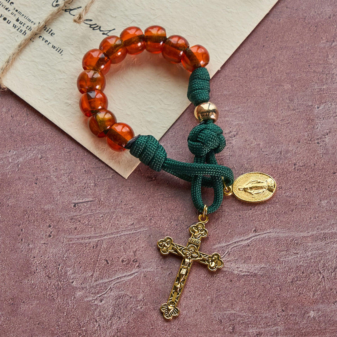 Christianartworkshop Chapelet de Noël en perles ambrées et paracorde verte avec médaille de la Sainte Famille - image 15