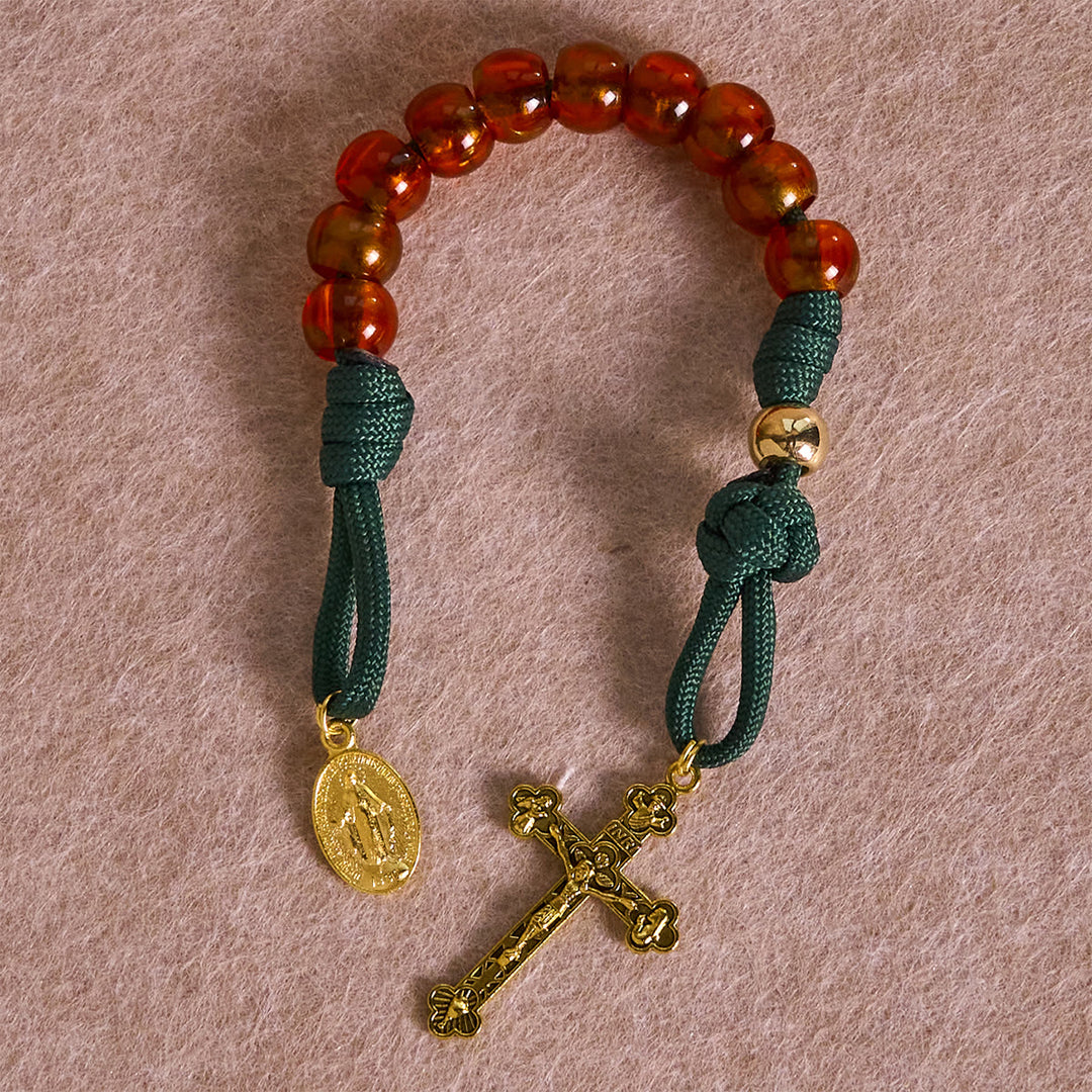 Christianartworkshop Chapelet de Noël en perles ambrées et paracorde verte avec médaille de la Sainte Famille - image 14