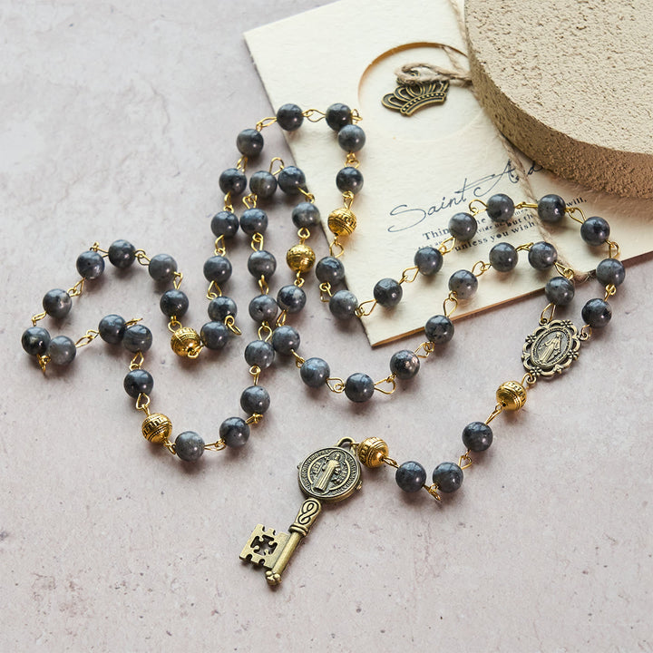Christianartworkshop Chapelet avec médaille miraculeuse et clé de saint Benoît, pierre noire ronde de 8 mm, chaîne en alliage - Médaille miraculeuse et clé de saint Benoît - image 0