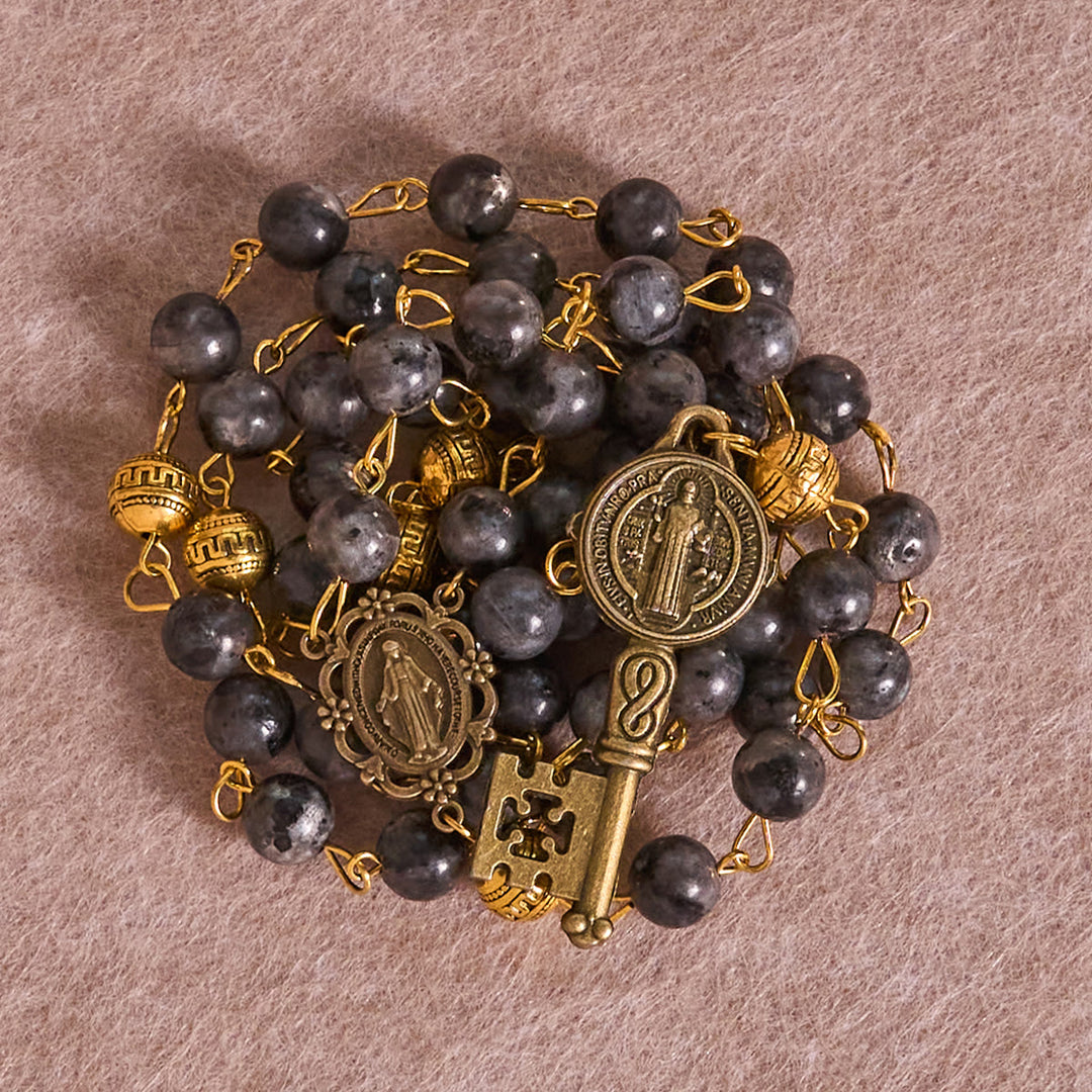 Christianartworkshop Chapelet avec médaille miraculeuse et clé de saint Benoît, pierre noire ronde de 8 mm, chaîne en alliage - image 6