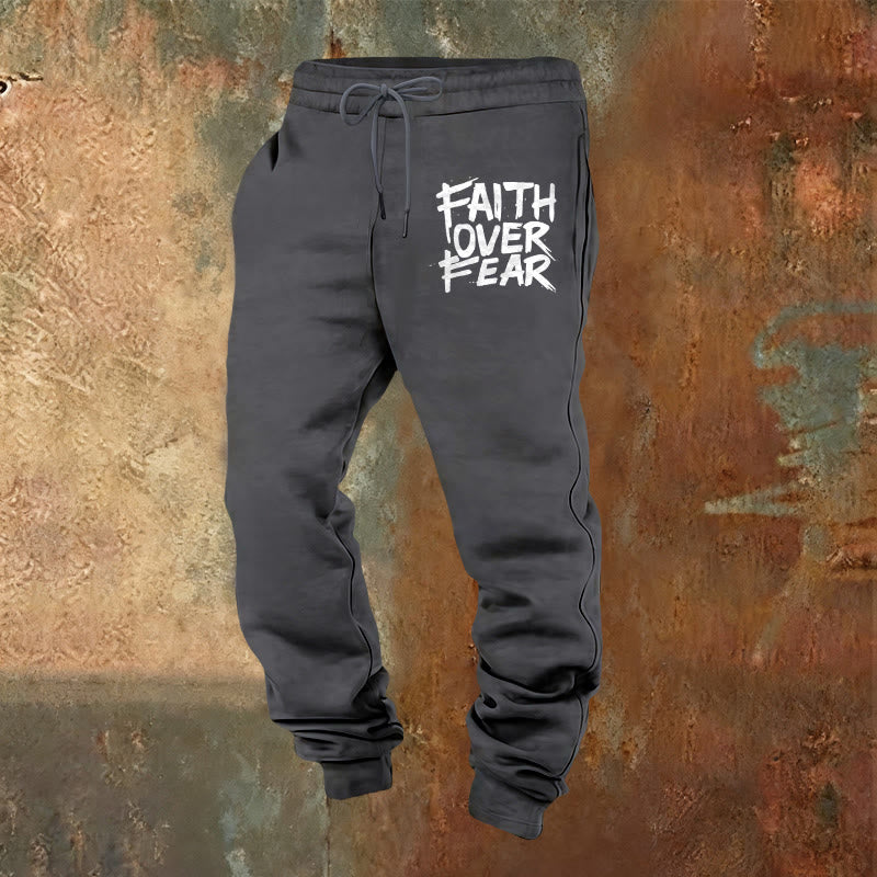 Christianartworkshop Pantalon de survêtement « La foi plutôt que la peur » : À porter au quotidien avec courage spirituel - Gris chaud - 2XL - image 4