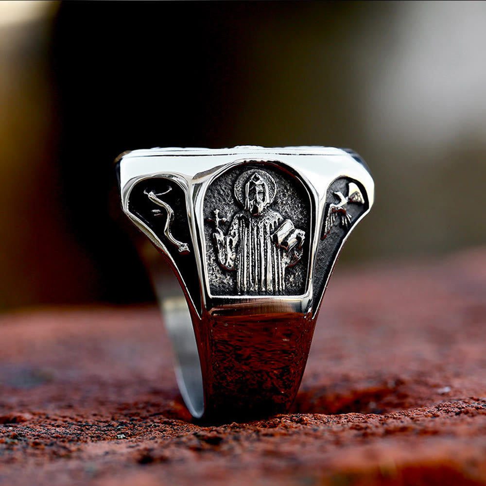 Bague Croix de Saint Benoît de Christianartworkshop : un symbole de foi et de don d’amour - image 4