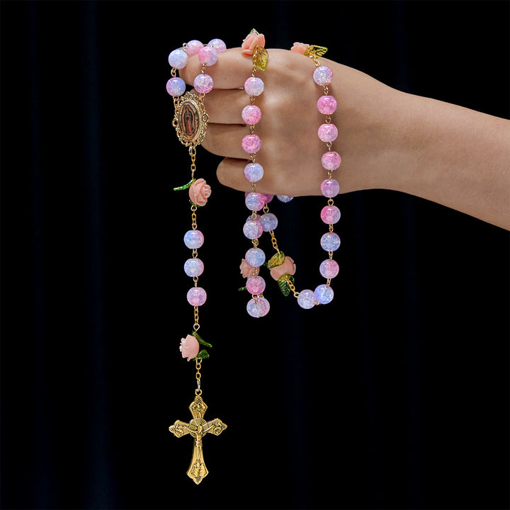 Christianartworkshop Vierge Marie avec un chapelet orné de roses : Foi intemporelle et symbole floral de la foi - image 1