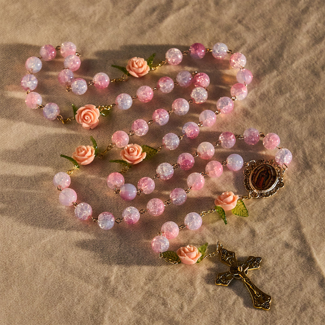 Christianartworkshop Vierge Marie avec un chapelet orné de roses : Foi intemporelle et symbole floral de la foi - image 7
