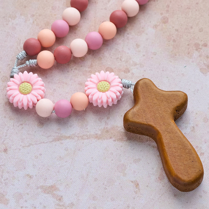 Christianartworkshop Chapelet rose en silicone pour enfants avec croix en bois et motif marguerite - image 8