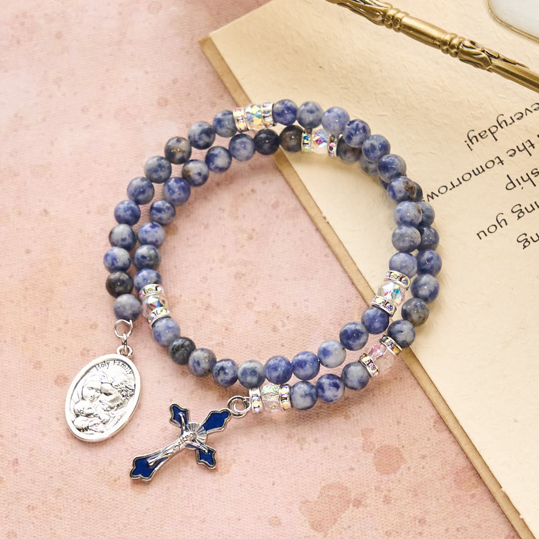 Christianartworkshop Bracelet chapelet en fil métallique avec pierre bleue et motif Sainte Famille - Tour de poignet : 18-24 cm (7,09-9,45 pouces) - image 0