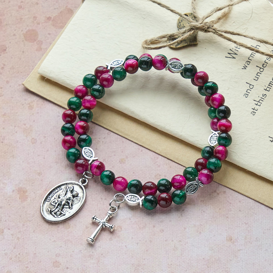 Christianartworkshop Bracelet chapelet bicolore en fil mémoire œil de tigre avec saint Michel - Tour de poignet : 18-23 cm (7,09-9,06 pouces) - image 0