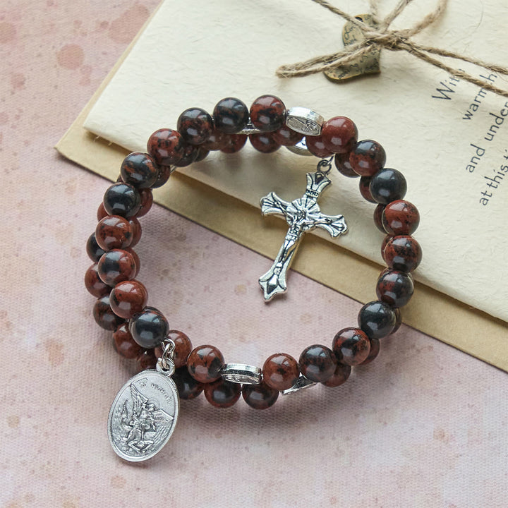 Christianartworkshop Bracelet chapelet en acajou naturel et obsidienne, fil mémoire, avec Jésus - Tour de poignet : 18-24 cm (7,09-9,45 pouces) - image 0