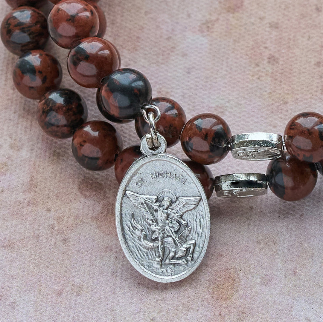 Christianartworkshop Bracelet chapelet en acajou naturel et obsidienne, fil mémoire, avec Jésus - image 7