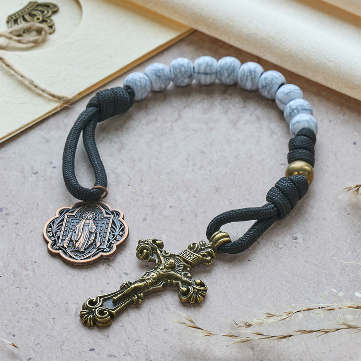Christianartworkshop Chapelet de poche à perles blanc mat craquelé avec croix sacrée en laiton - image 3