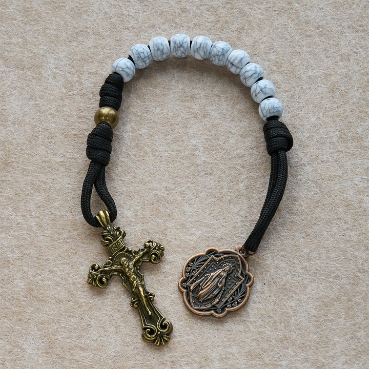 Christianartworkshop Chapelet de poche à perles blanc mat craquelé avec croix sacrée en laiton - image 4