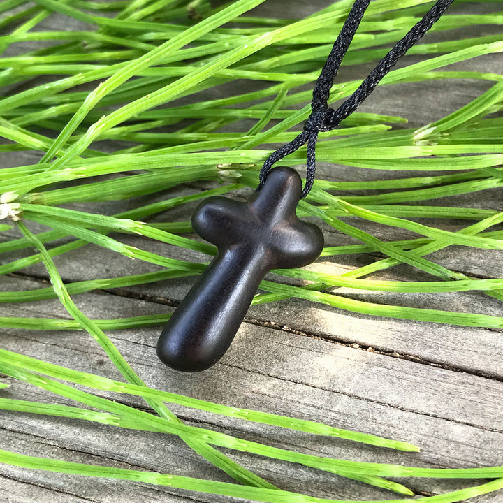 Christianartworkshop Pendentif Croix en Ébène : Matériau naturel et symbole de foi pour un lien spirituel - image 4