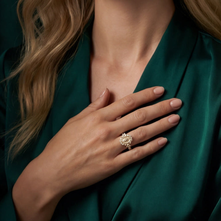Christianartworkshop Bague élégante ornée de l'emblème de la Vierge Marie : un détail sacré pour la dévotion quotidienne - image 2