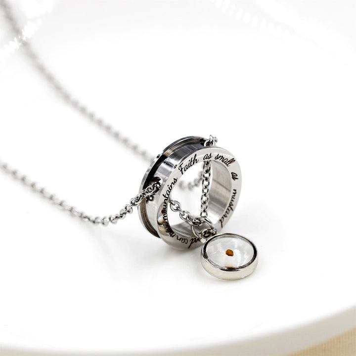 Collier « Foi comme graine de moutarde » de Christianartworkshop : Breloques variées et symbole sacré à porter au quotidien - image 11