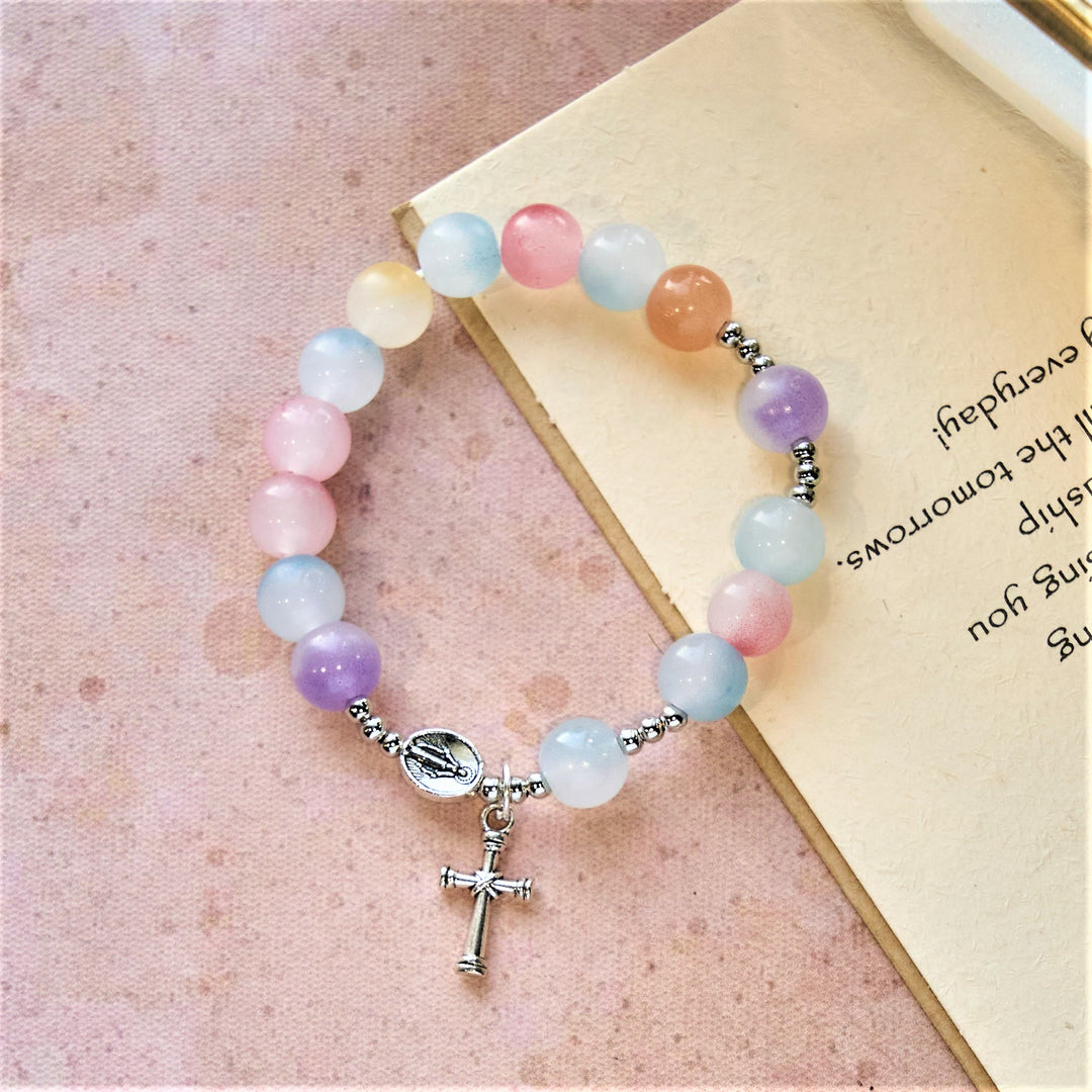 Christianartworkshop Bracelet de prière à perles UV aux couleurs pastel changeantes avec Notre-Dame - image 2