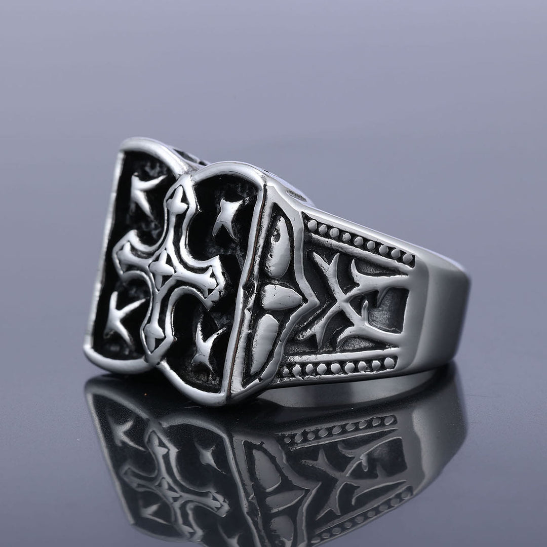 Bague Christianartworkshop au design croix robuste : un accessoire empreint de foi pour un look décontracté - image 1