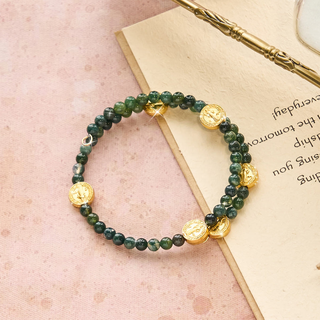 Christianartworkshop Bracelet chapelet en fil mémoire d'agate verte et d'herbe d'eau : une tendre dévotion pour les moments du quotidien - Tour de poignet : 18-23 cm (7,08-9,06 pouces) - image 0