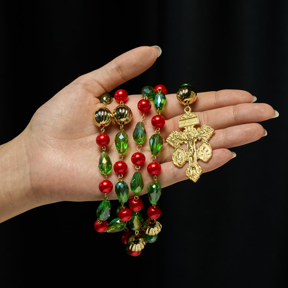 Christianartworkshop Chapelet de Noël orné d'un crucifix et du Pardon : Compagnon fidèle et décoration festive - image 1