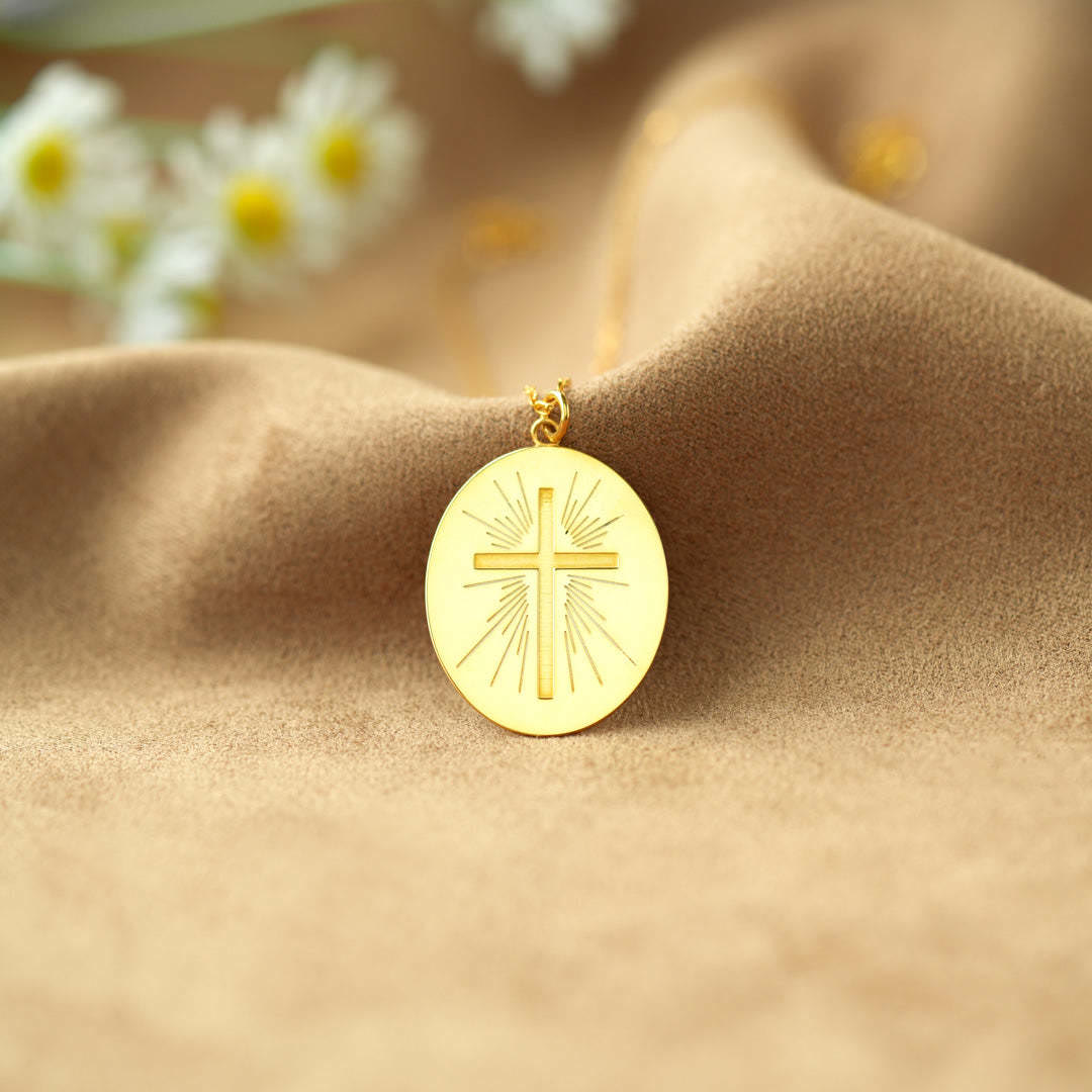 Christianartworkshop Collier Croix Rayonnante : Symbole de Foi à Porter au Quotidien - image 3