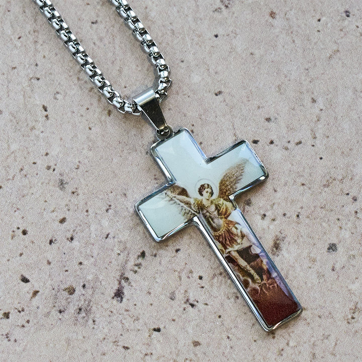 Christianartworkshop Collier croix à vitrail : une foi artistique près du cœur - image 1