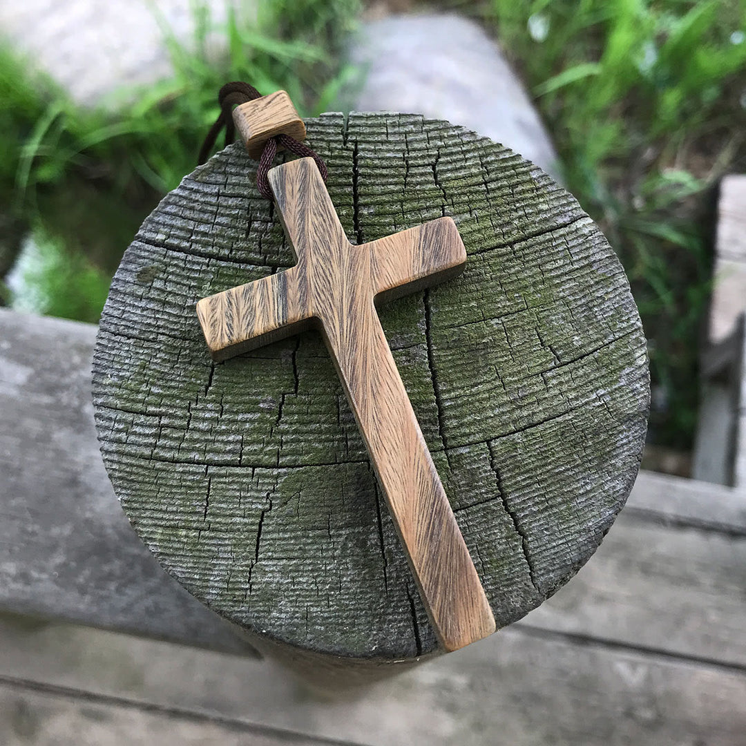 Christianartworkshop Collier croix en bois de santal rouge et vert — Symbole de bénédiction en bois naturel - image 2