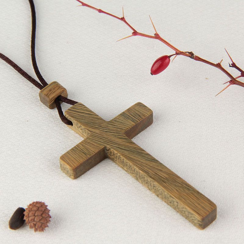 Christianartworkshop Collier croix en bois de santal rouge et vert — Symbole de bénédiction en bois naturel - image 1