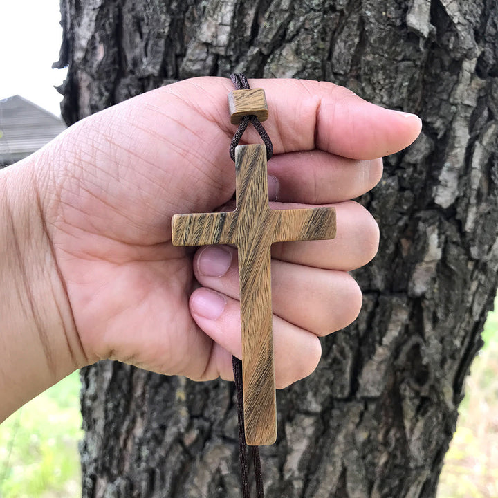 Christianartworkshop Collier croix en bois de santal rouge et vert — Symbole de bénédiction en bois naturel - Vert - image 0