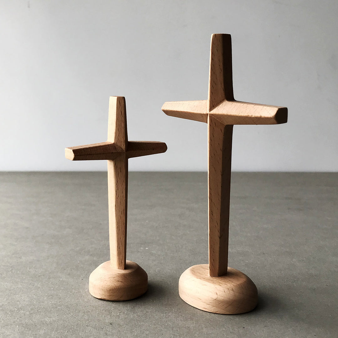 Christianartworkshop Croix rustique-moderne en merbau sur support — Un symbole discret de bénédiction - image 3