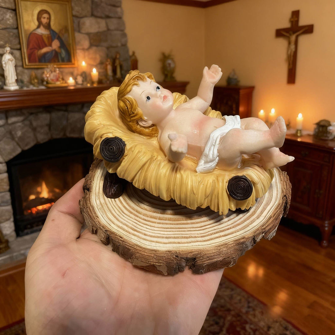 Christianartworkshop Ornement de la Nativité : Trio d'enfants peints à la main pour autels domestiques - image 3