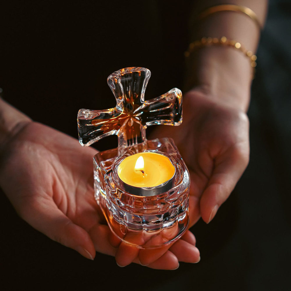 Christianartworkshop Bougeoir en forme de croix en verre : une lueur apaisante pour la maison et l’autel - image 1