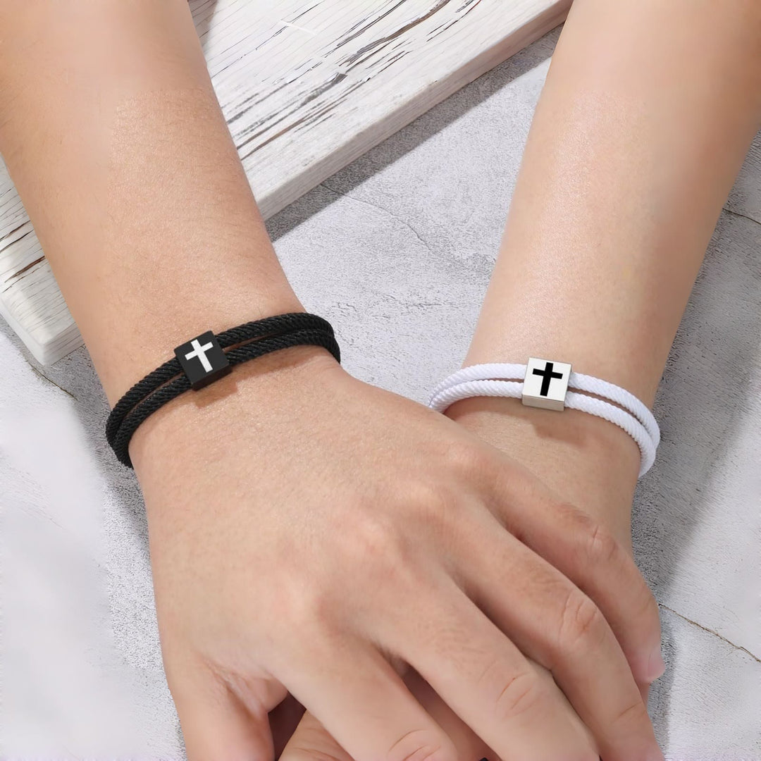 Bracelet croix en corde Christianartworkshop Milano avec carte cadeau : Bénédiction attentionnée pour les baptêmes et les étapes importantes - image 13