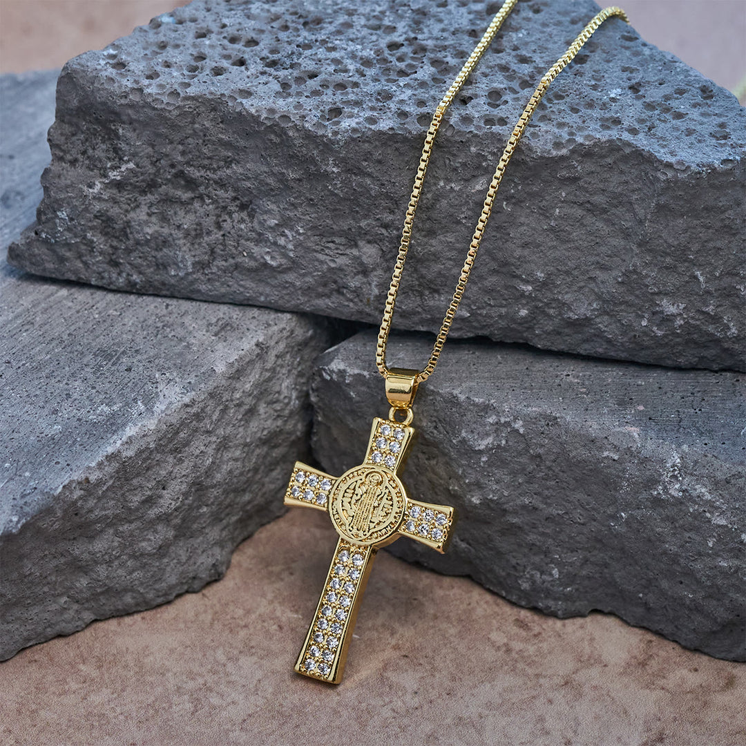 Christianartworkshop Collier Croix de la série Emblème de Saint Benoît : Un rappel de foi et de grâce à porter au quotidien - image 6