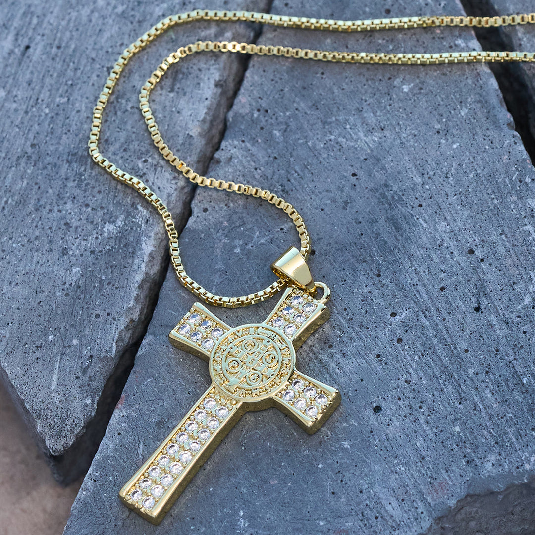 Christianartworkshop Collier Croix de la série Emblème de Saint Benoît : Un rappel de foi et de grâce à porter au quotidien - Emblème de saint Benoît - image 0