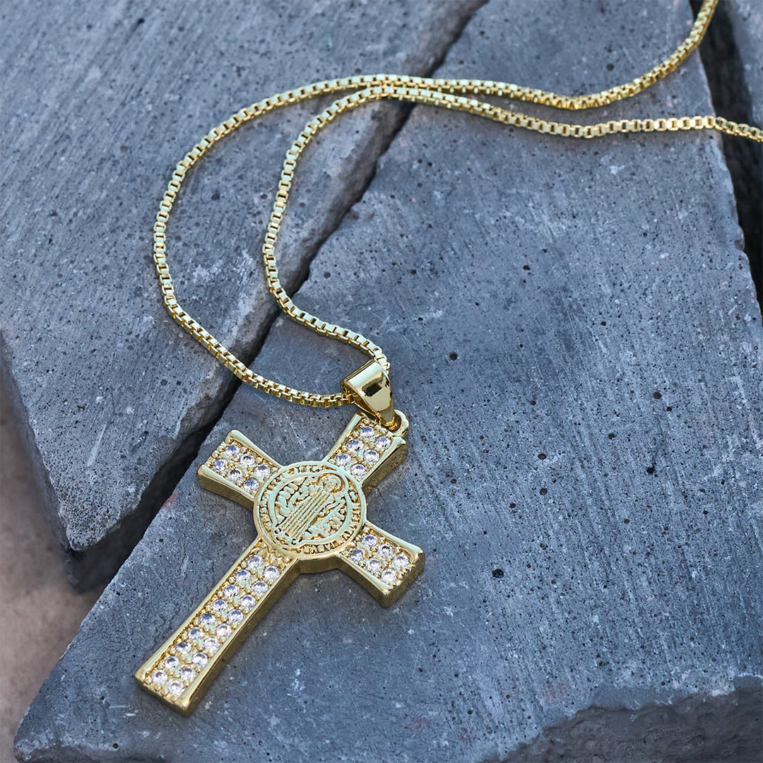 Christianartworkshop Collier Croix de la série Emblème de Saint Benoît : Un rappel de foi et de grâce à porter au quotidien - Figure de saint Benoît - image 4