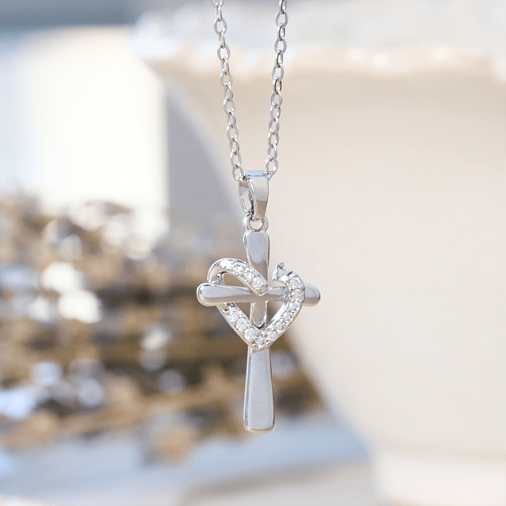 Christianartworkshop Collier bicolore cœur et croix avec zircons : Fusion de l'amour et de la foi - Croix d'argent avec cœur d'argent - image 1