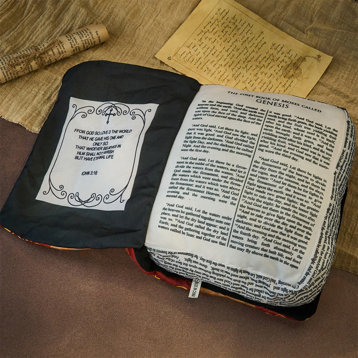 Christianartworkshop Coussin en peluche à thème biblique : Compagnon douillet de grâce et de vérité - image 4