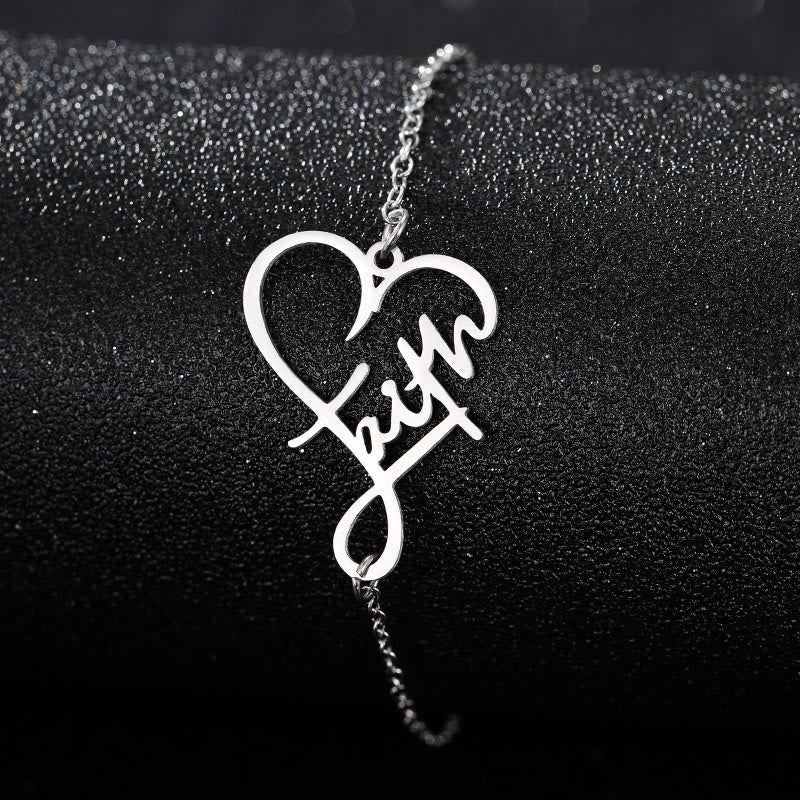 Bracelet Croix et Foi de Christianartworkshop : Un délicat compagnon de grâce et d'espoir - Cœur - Argent - image 9