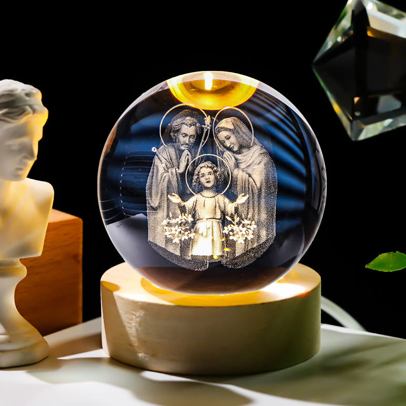 Veilleuse Boule de Cristal Sacrée de Christianartworkshop : Compagnon Lumineux de la Présence Divine - Sainte Famille - avec base lumineuse colorée - 8 cm - image 11