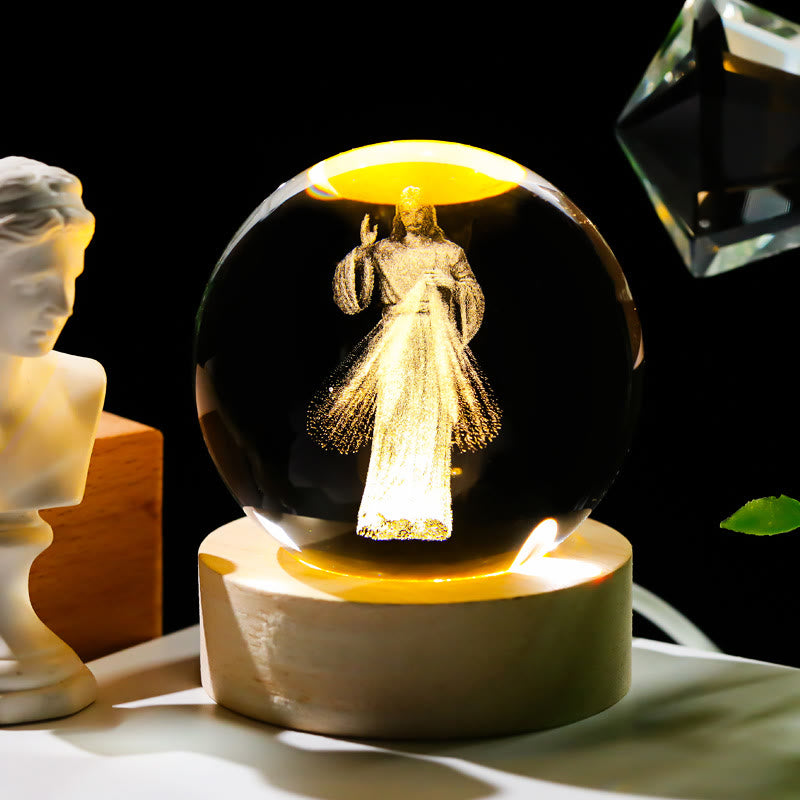 Christianartworkshop Veilleuse Boule de Cristal Sacrée : Compagnon Lumineux de la Présence Divine - Jésus et la lumière - avec base lumineuse colorée - 8 cm - image 6