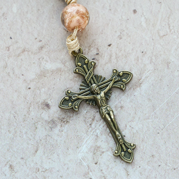 Christianartworkshop Chapelet de la Foi en palissandre et verre avec motif de la Sainte Famille : Compagnon serein de la grâce tranquille - image 9