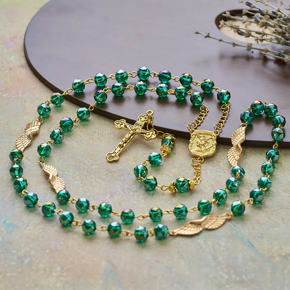 Christianartworkshop Chapelet en acrylique de l'Archange avec aile dorée : Compagnon rayonnant de douce grâce - image 3