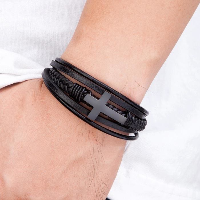 Bracelet en cuir tressé avec croix de Christianartworkshop : Une grâce constante pour vos poignets au quotidien - image 4