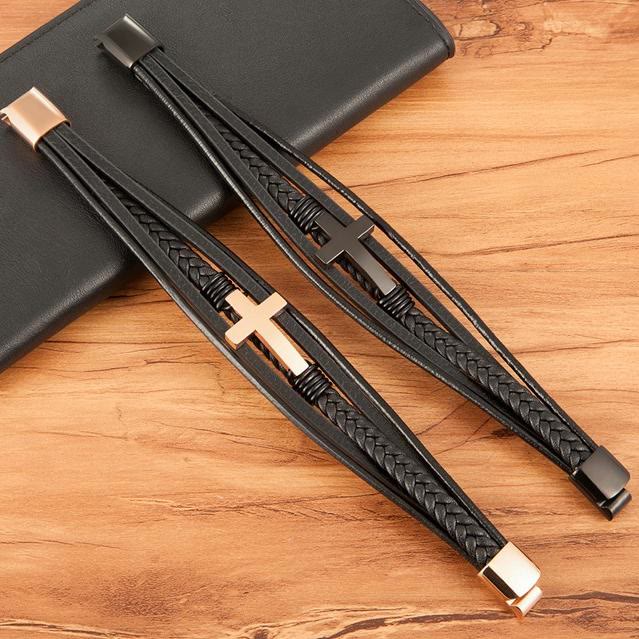 Bracelet en cuir tressé avec croix de Christianartworkshop : Une grâce constante pour vos poignets au quotidien - image 1