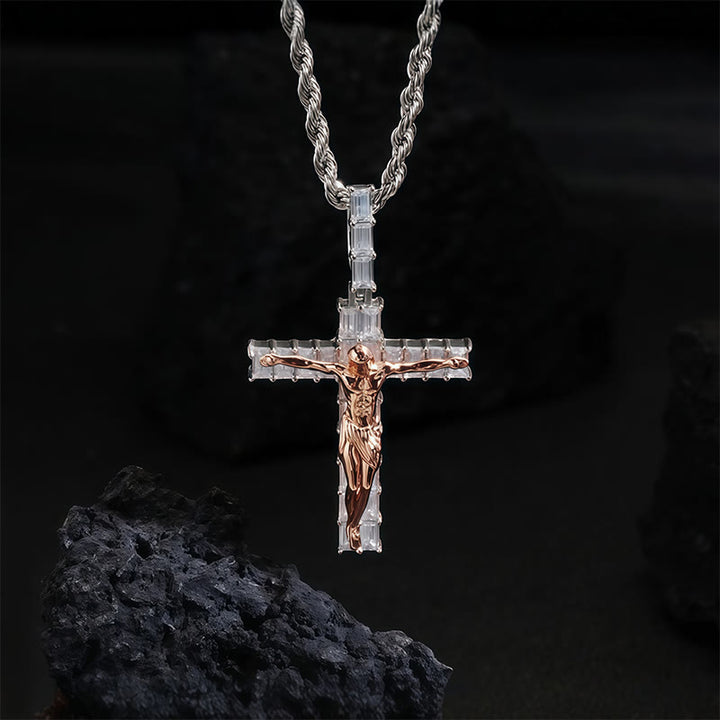 Christianartworkshop Collier crucifix en cuivre et zircon : Son sacrifice près de votre cœur - Crucifix - image 0