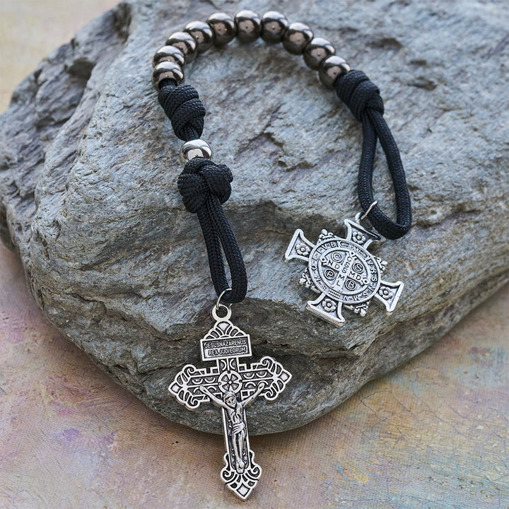 Christianartworkshop Pendentif de voiture double usage et chapelet de poche avec bouclier protecteur de saint Michel et saint Benoît et grâce repoussant le mal - image 4