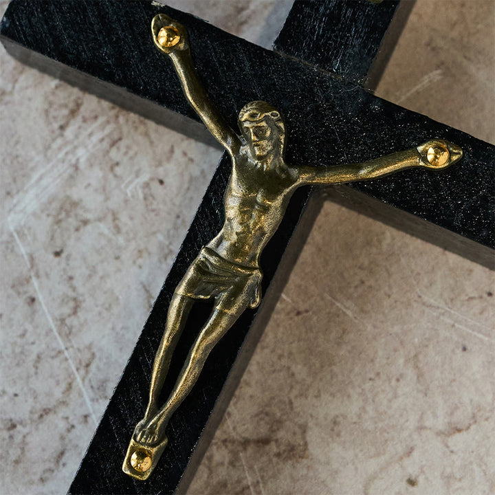 Christianartworkshop Croix murale en bois avec détails métalliques : une invitation à la sérénité dans votre intérieur - image 4