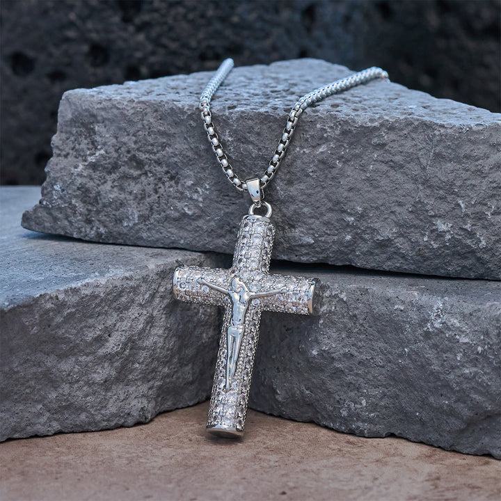 Christianartworkshop Collier pavé avec crucifix Jésus : un détail étincelant pour exprimer sa foi et son style au quotidien. - Argent - image 3