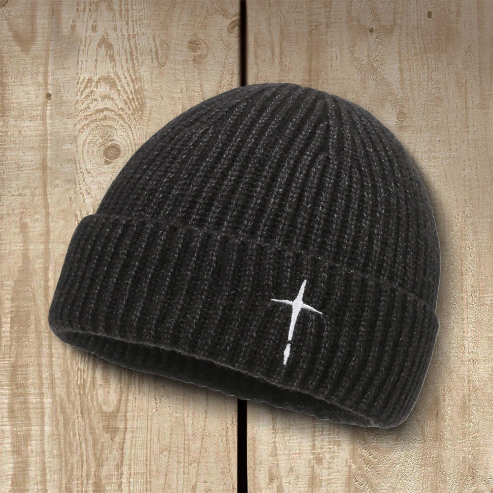 Bonnet brodé croix subtile de Christianartworkshop : Sa grâce par temps froid - Gris foncé - Tour de tête : 54–60 cm / 21,26''–23,62'' - image 10